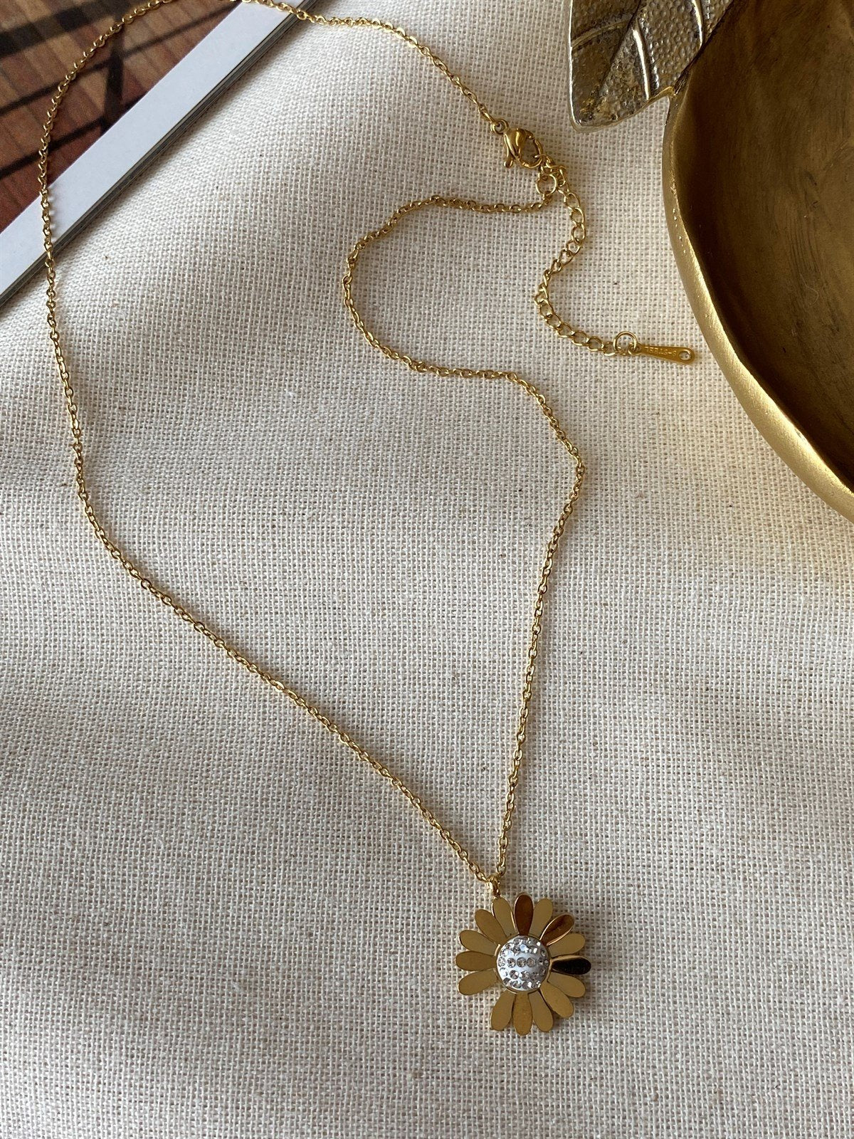 Daisy Flower Necklace