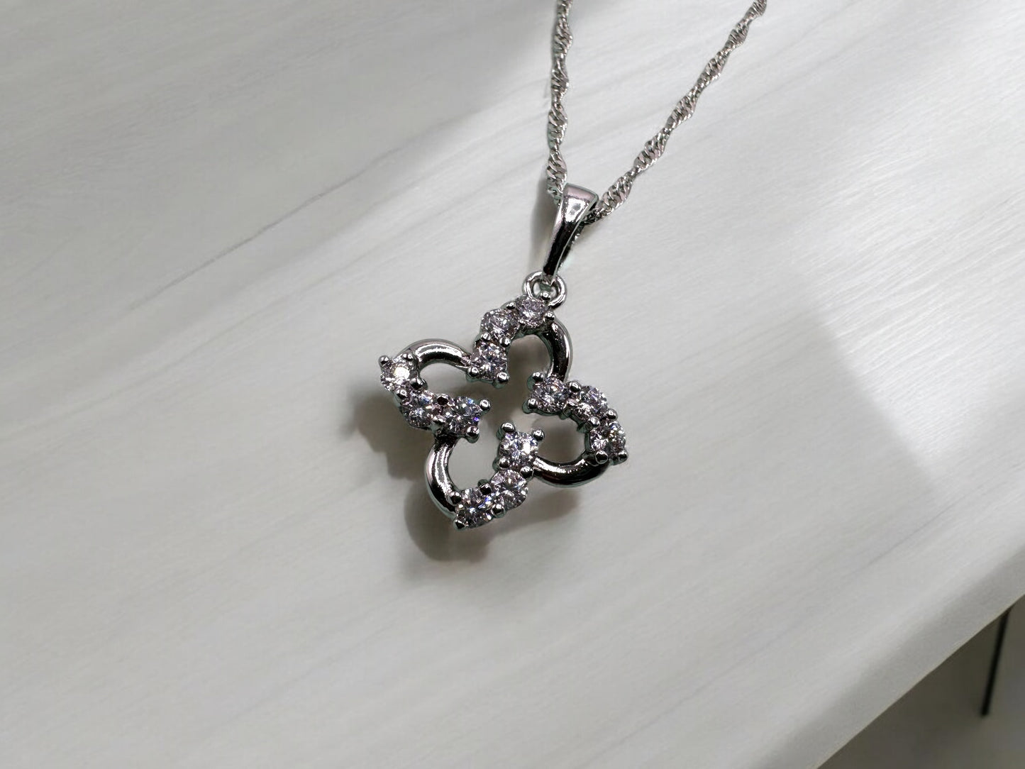 Zircon Clover Silver 1 Carat Necklace