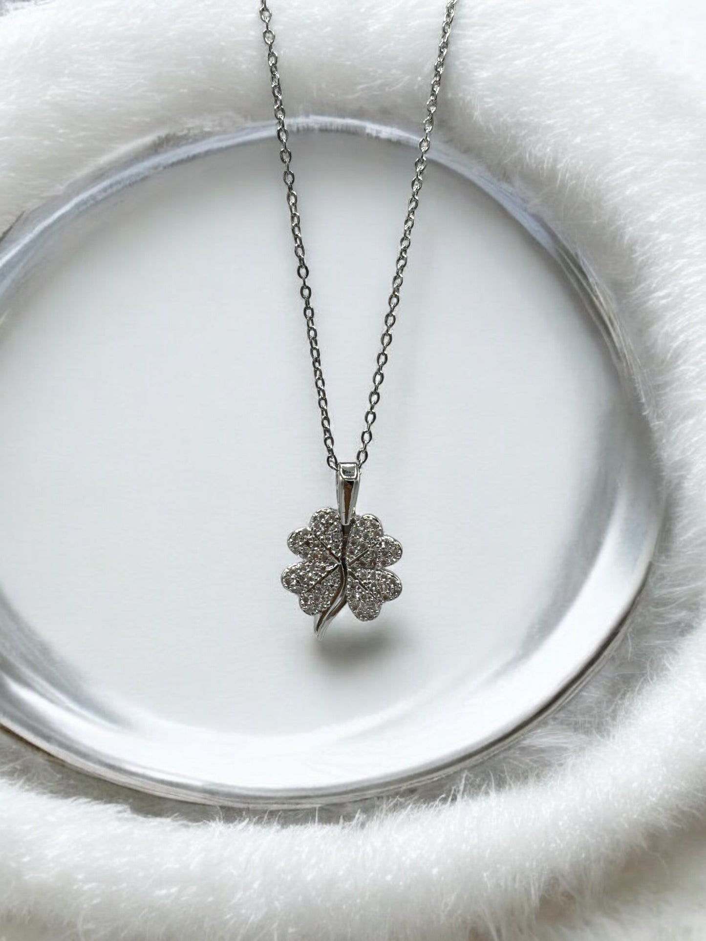 Leaf Openable Necklace